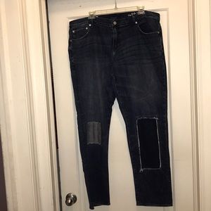 Gap 1969 distressed boyfriend jeans